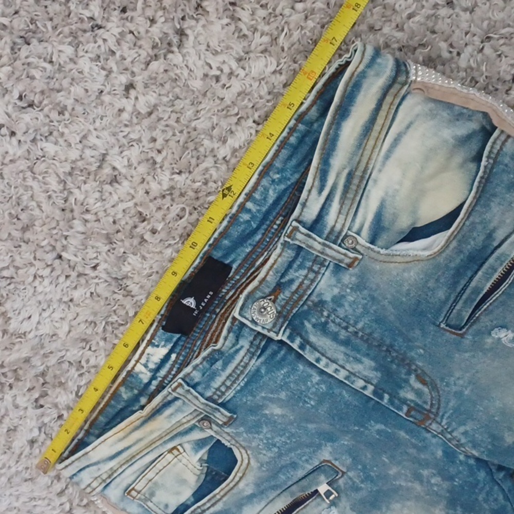 Focus Jeans - Picture 7 of 16